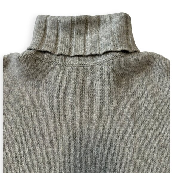 Nili Lotan Zoe Turtleneck Sweater, Gray, Wool Blend, Size S, Oversized - Picture 7 of 14